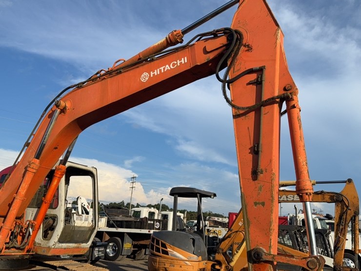 hitachi-ex150-image-4
