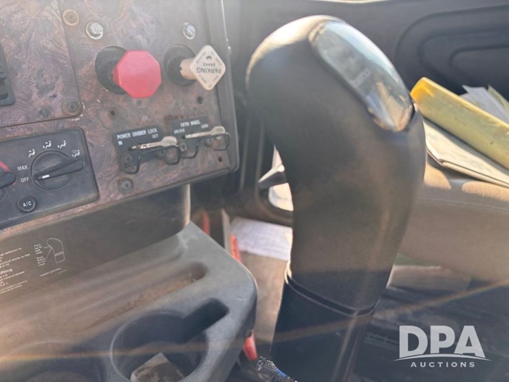 2002-ihc-9400i-day-cab-truck-(gp10940,-unit-109996)-image-79