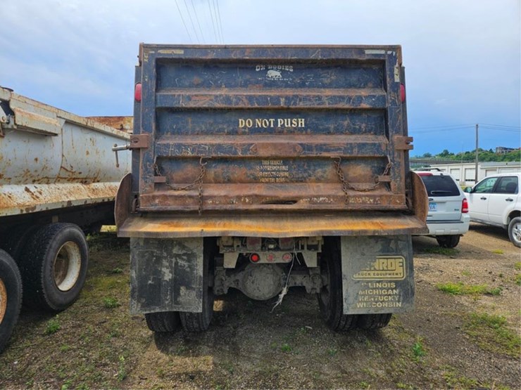 #2526-•-2007-freightliner-m2-tandem-axle-dump-truck-image-3