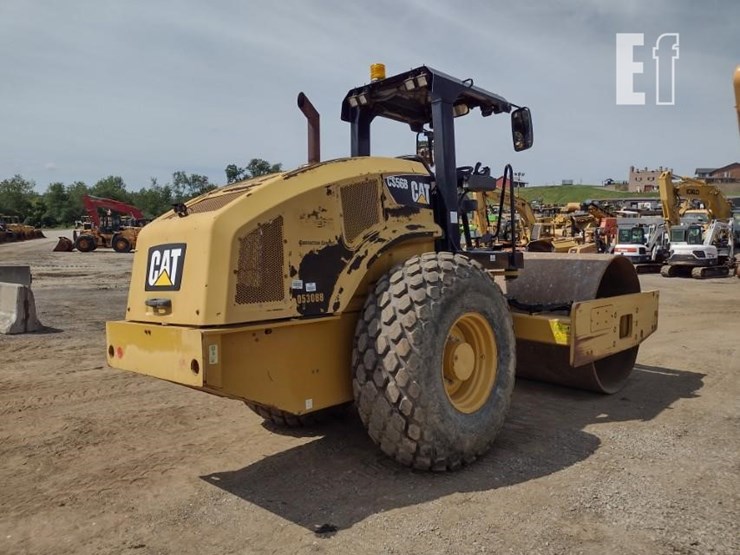 2015-caterpillar-cs56b-image-35