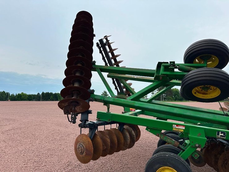 john-deere-630-image-12