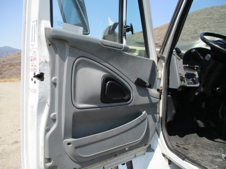 2006-international-durastar-4300-image-13