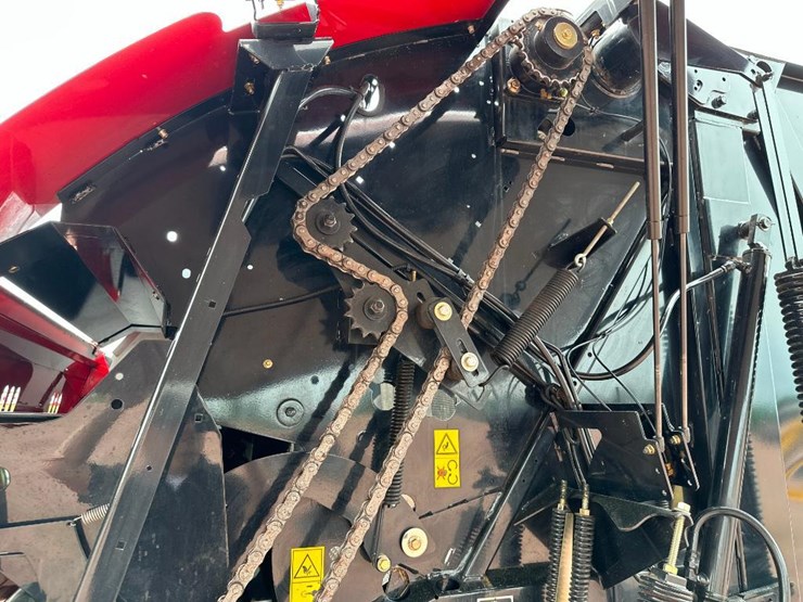2019-case-ih-rb465-image-29