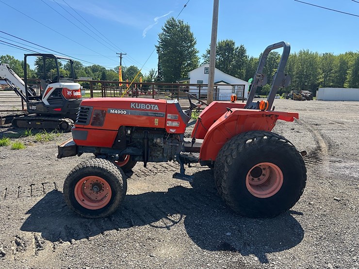kubota-m9500-tractor-image-8