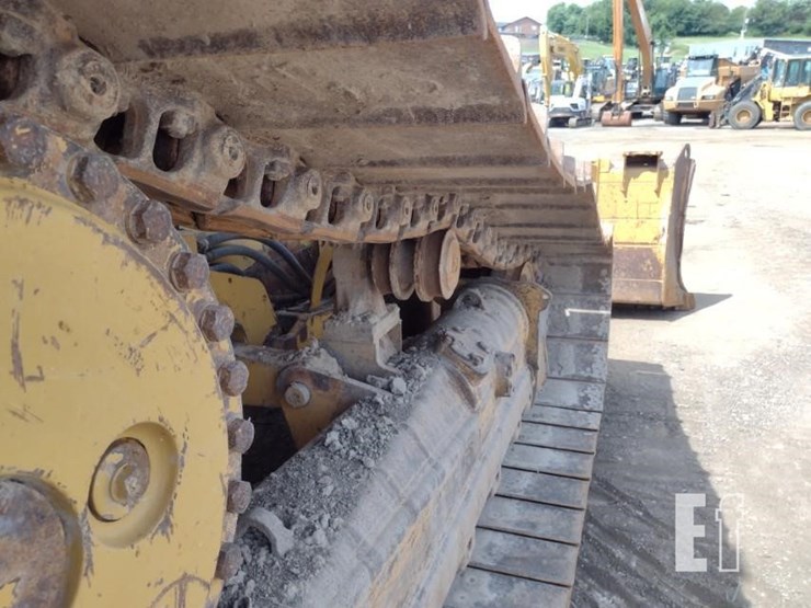 2010-caterpillar-d6n-lgp-image-34