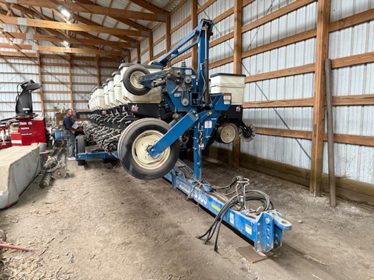 2007-kinze-3600-image-1
