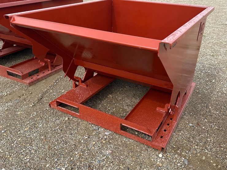 102---1.5-cy.-self-dumping-hopper-w/-fork-pockets-image-1