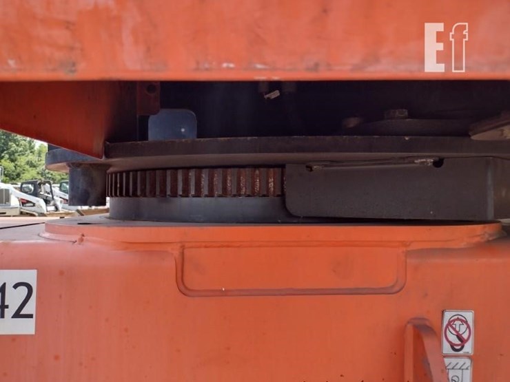 2013-jlg-1200sjp-image-13