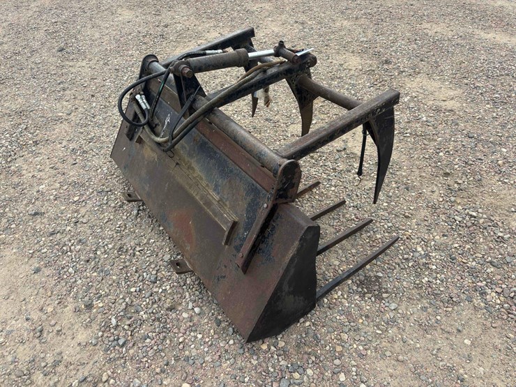 skid-steer-grapple-bucket-image-3