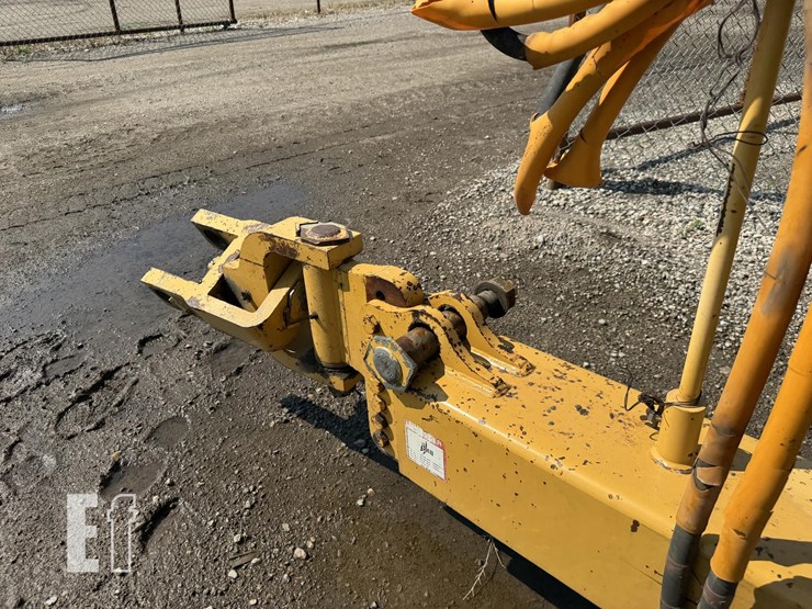 2000-deere-1812c-image-31