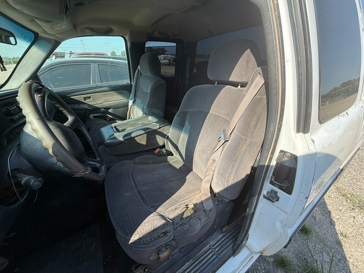 2002-chevrolet-1500-image-45