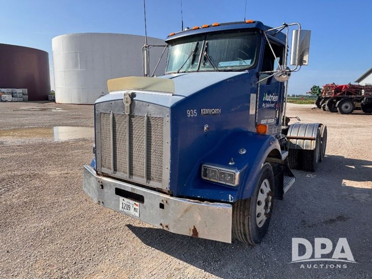 2000-kenworth-t800-image-16