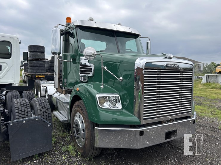 2015-freightliner-coronado-122-image-13