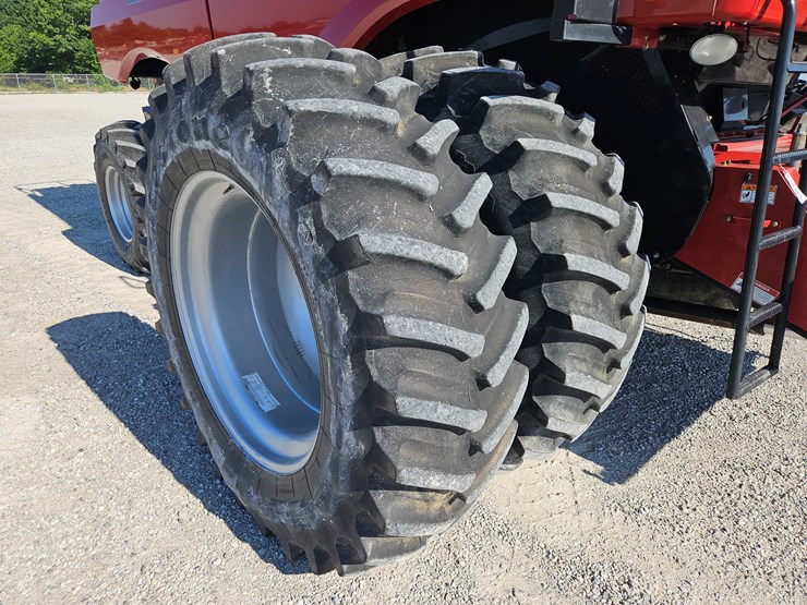 2009-case-ih-6088-image-25