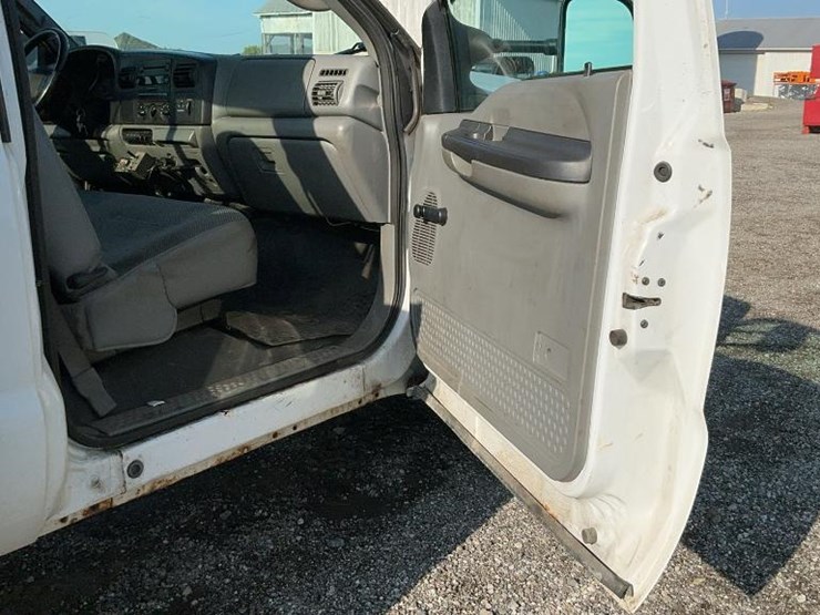 2006-ford-f350-image-50