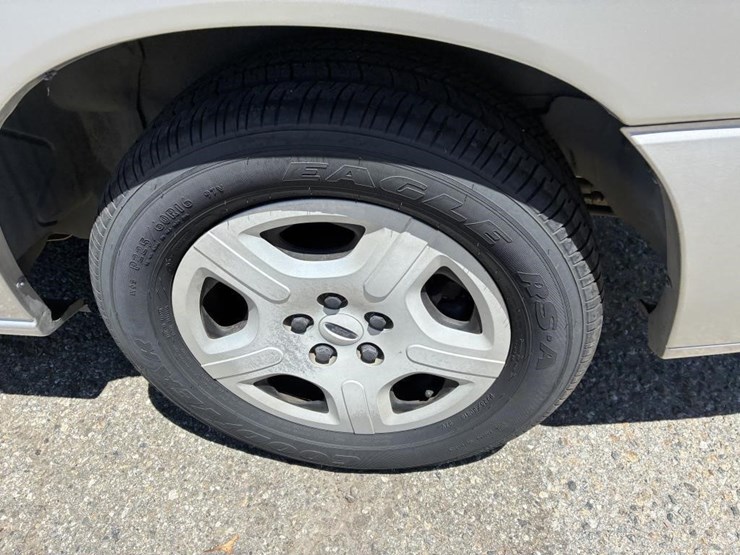 2004-ford-freestar-image-5