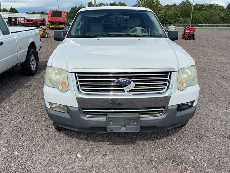 2006-ford-explorer-image-2