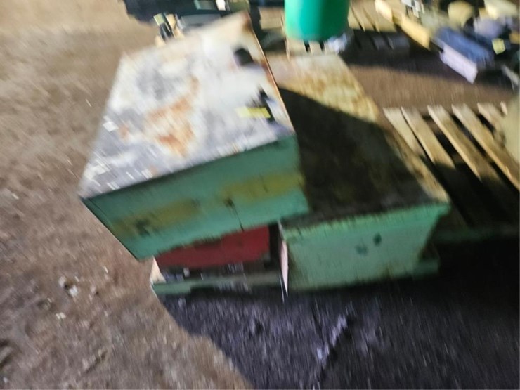 #2593-•-pallet-of-tanks-&-tool-boxes-image-2