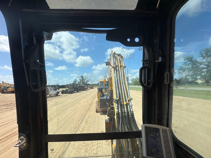 2015-caterpillar-305e2-cr-image-30