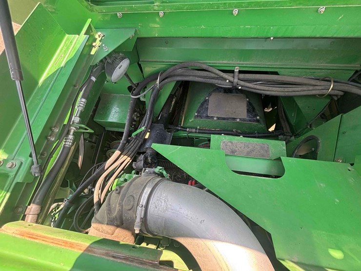 2013-john-deere-s680-image-40