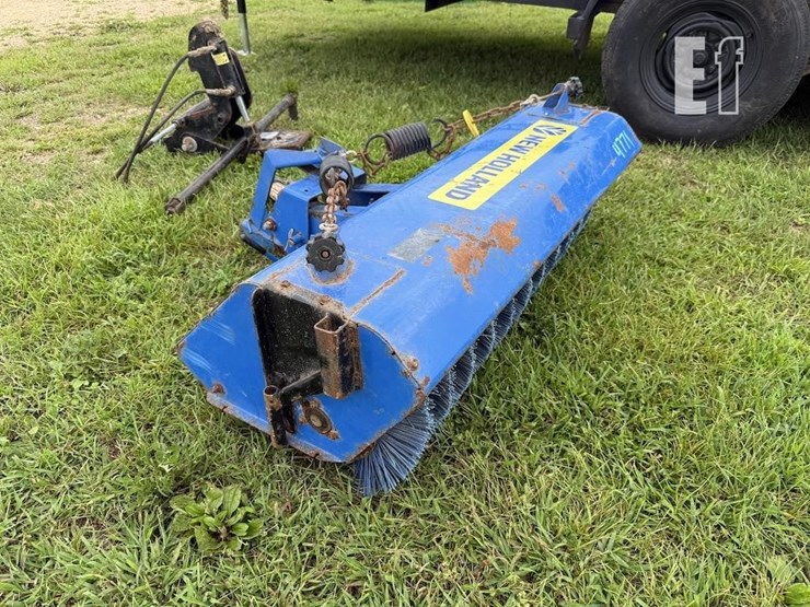 new-holland-47c0-image-3