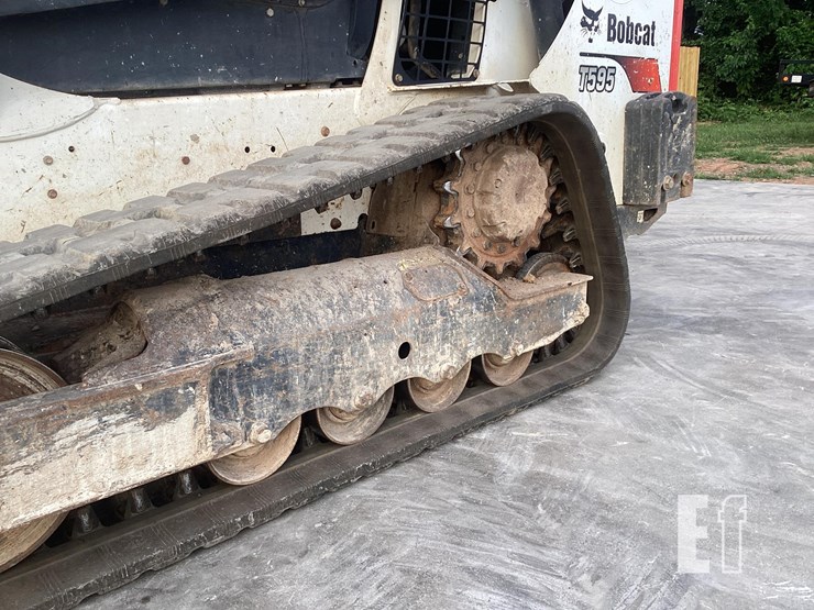 2020-bobcat-t595-image-11