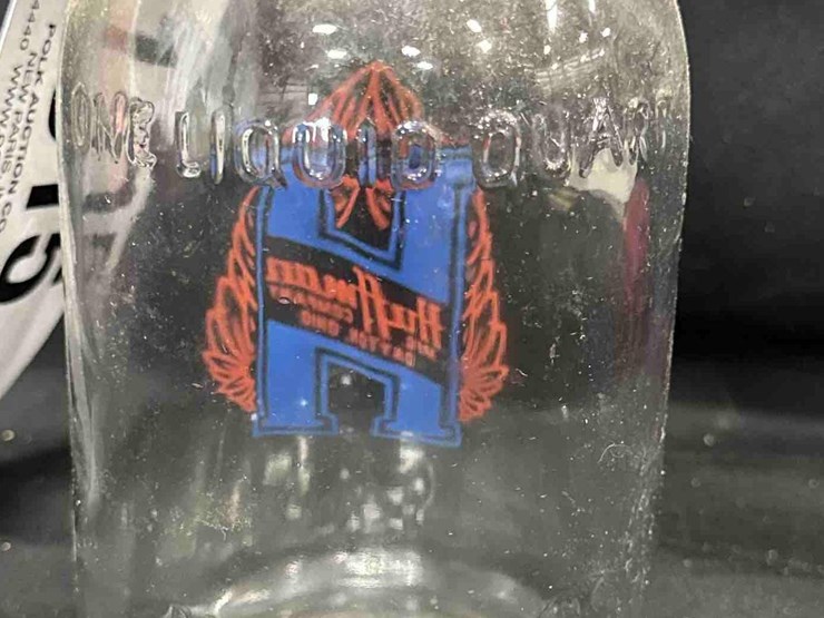 1015---huffman-quart-oil-bottle-image-2