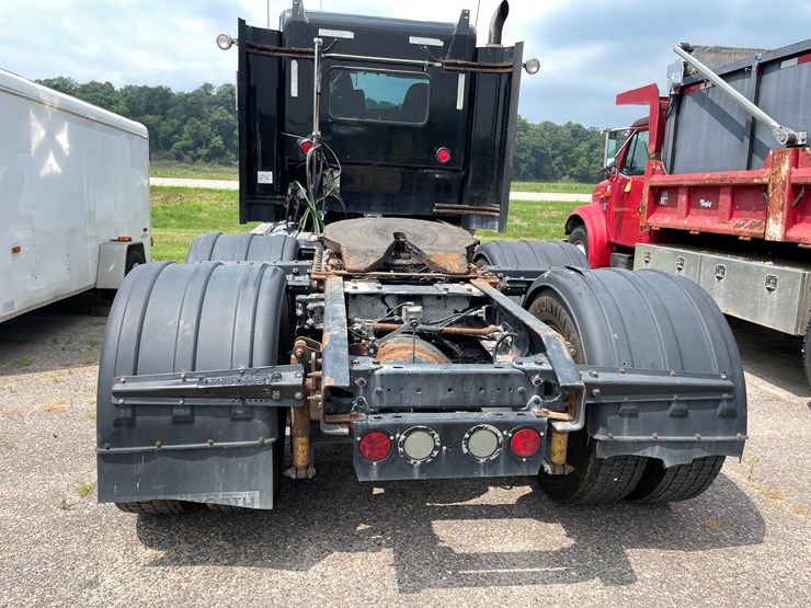 2012-kenworth-t800-image-6