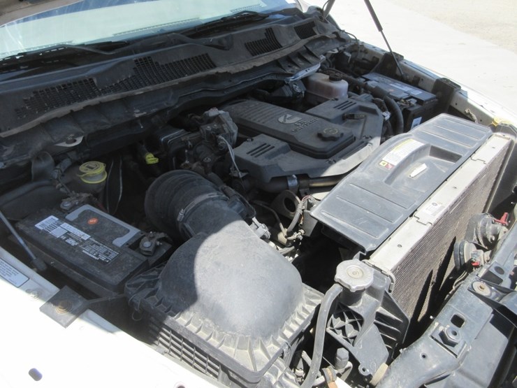 2011-dodge-ram-3500hd-image-5