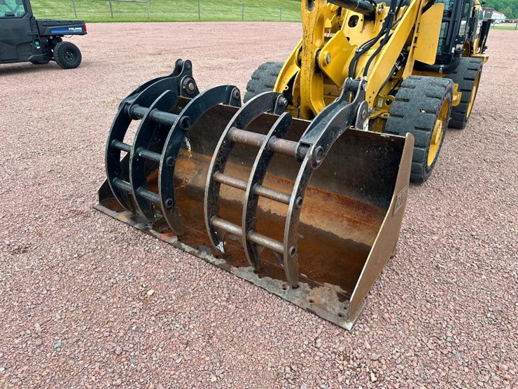 2019-caterpillar-906m-image-37