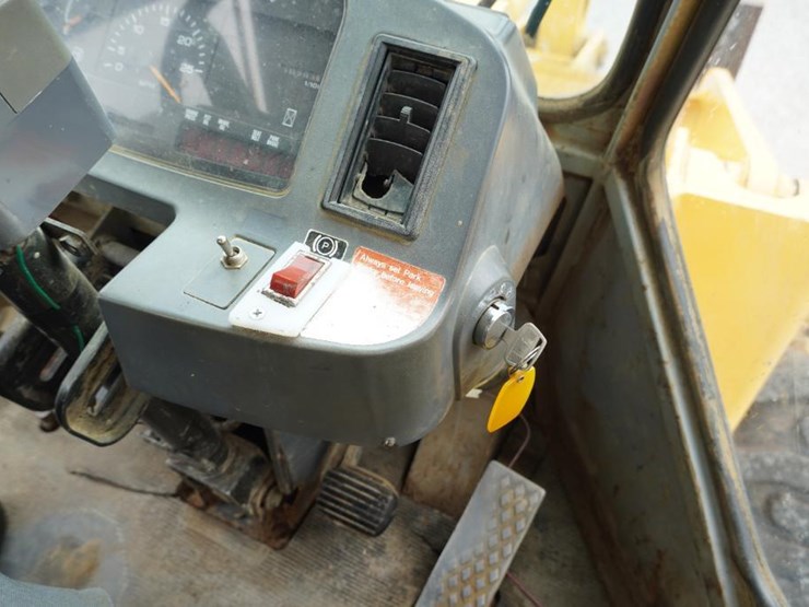 deere-444g-image-15