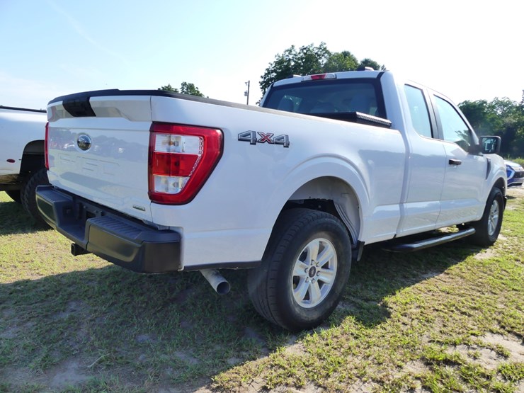 2022-ford-f150-xl-image-3