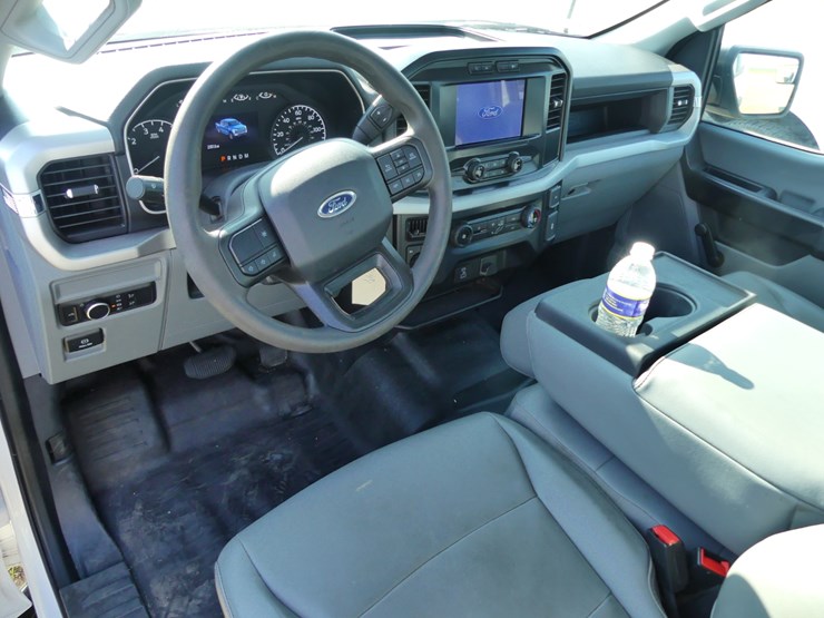 2022-ford-f150-xl-image-10