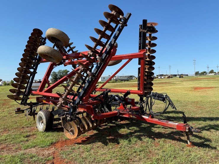 2014-case-ih-340-image-23