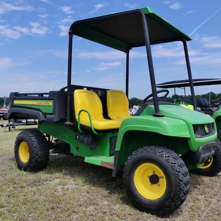JOHN DEERE GATOR