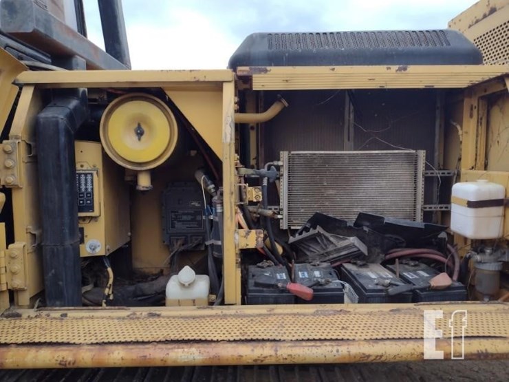 caterpillar-322l-image-44