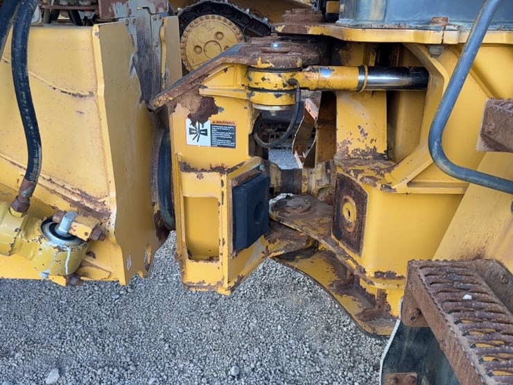 deere-250d-image-7