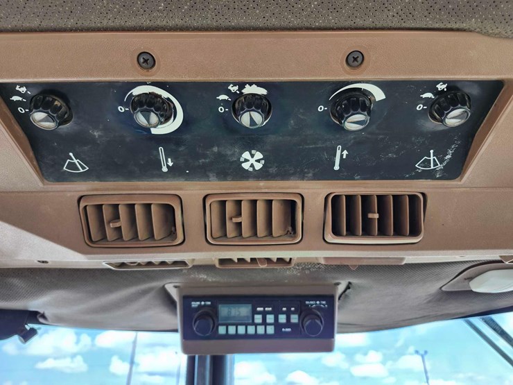 john-deere-4450-image-16