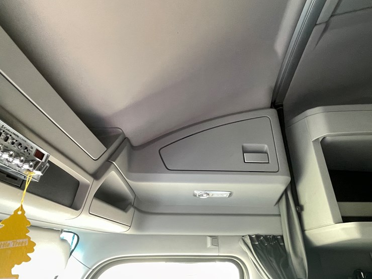 2018-kenworth-t680-image-58