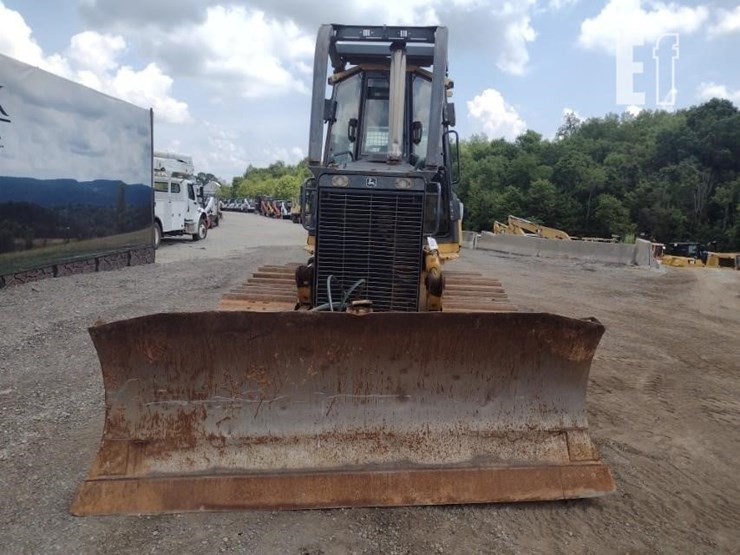 2006-deere-700j-lt-image-2