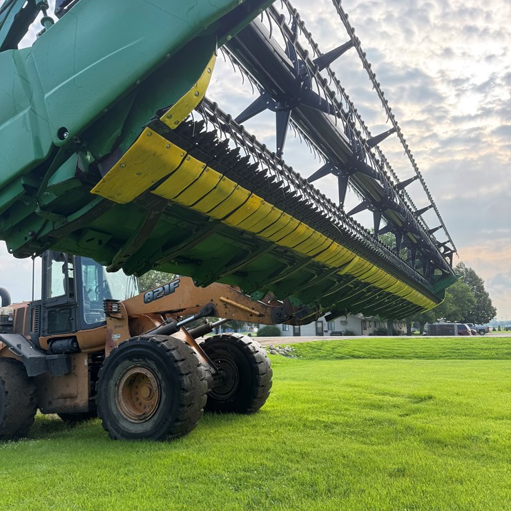 2011 JOHN DEERE 635F