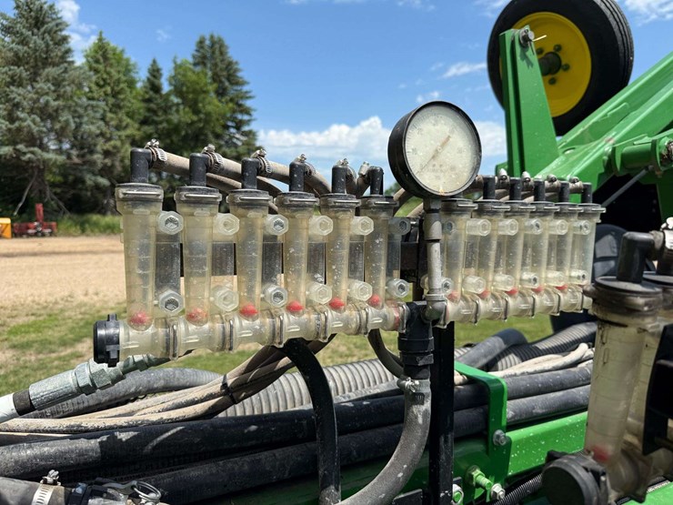 2014-john-deere-1770nt-image-51