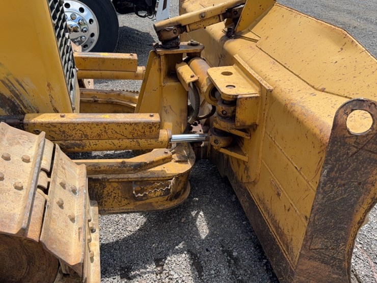 2004-caterpillar-d5g-xl-image-6