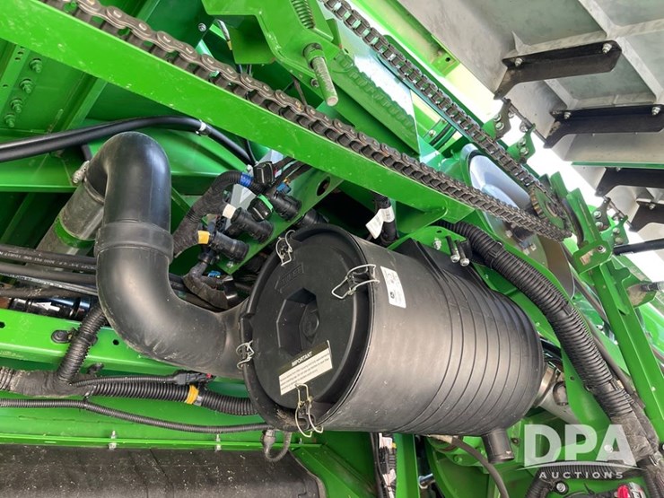 2016-john-deere-s690-image-95