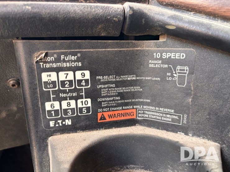 1997-freightliner-fld112-image-80