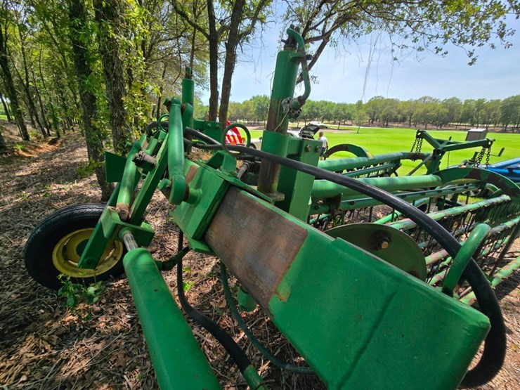 john-deere-700-image-12
