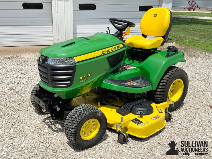 2021-john-deere-x730-image-1