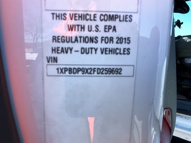 2015-peterbilt-579-image-107