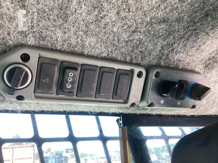 2007-bobcat-t190-image-20