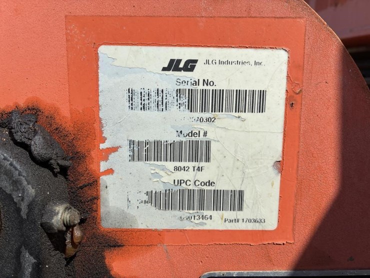 2015-jlg-8042-image-20